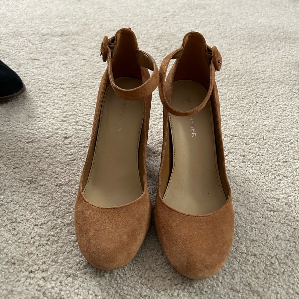 Marc Fisher Women’s Pumps with ankle strap. Suede Size 6 Tan